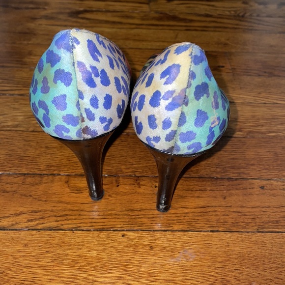 Leopard Nine West heel - Picture 2 of 6